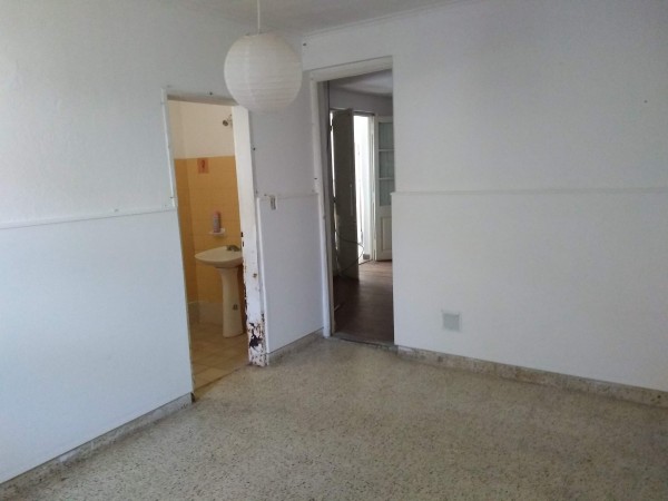 Retasada Venta Casa 2 Hab calle Viamonte con renta 