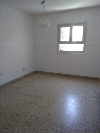 Retasada Venta Casa 2 Hab calle Viamonte con renta 