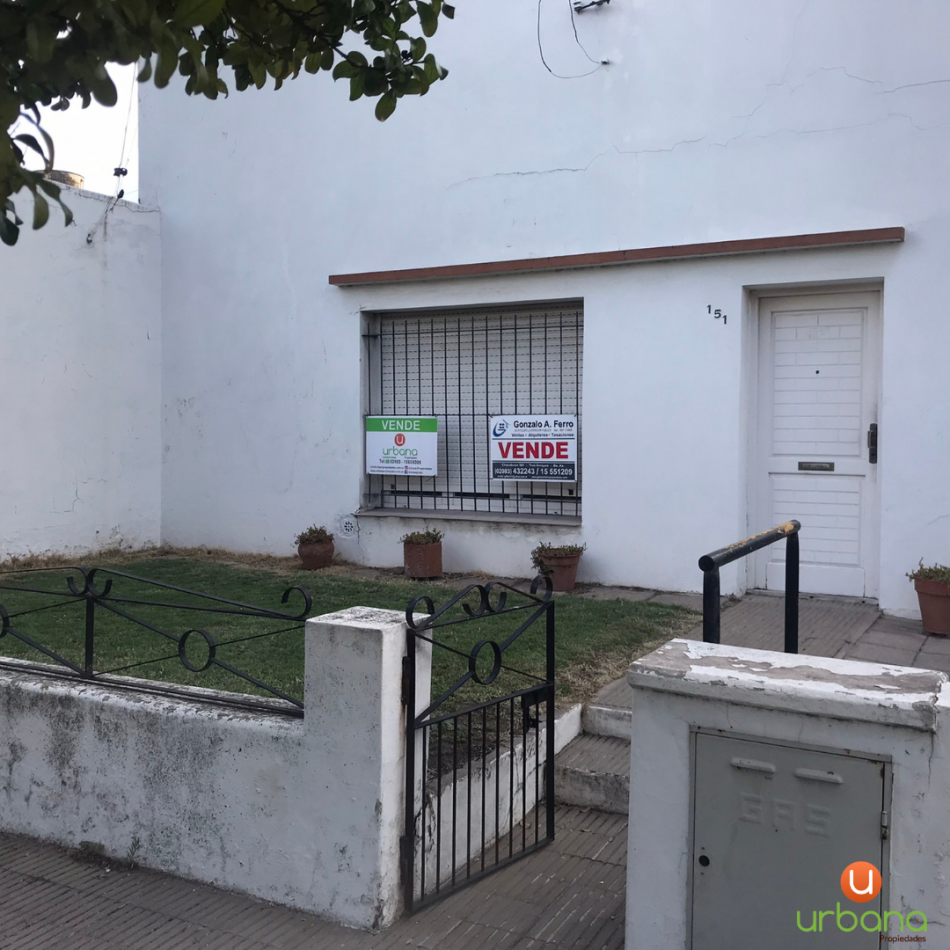 Casa en Barrio Residencial (Gran Lote 10x40)