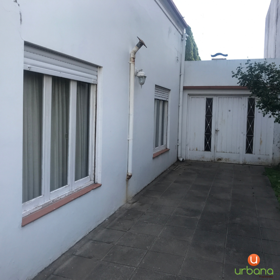 Casa en Barrio Residencial (Gran Lote 10x40)