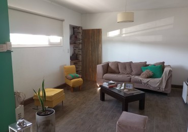 Casa sobre Av 12x50 con galpon